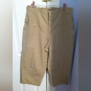 Villager Sport Woman by Liz Claiborne, Khaki Capri, Size 16W